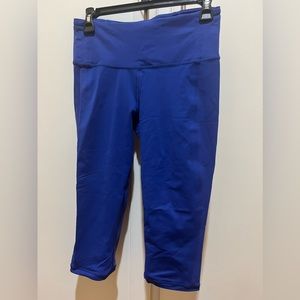 Lululemon crop legging , size 6 (periwinkle / purple)
